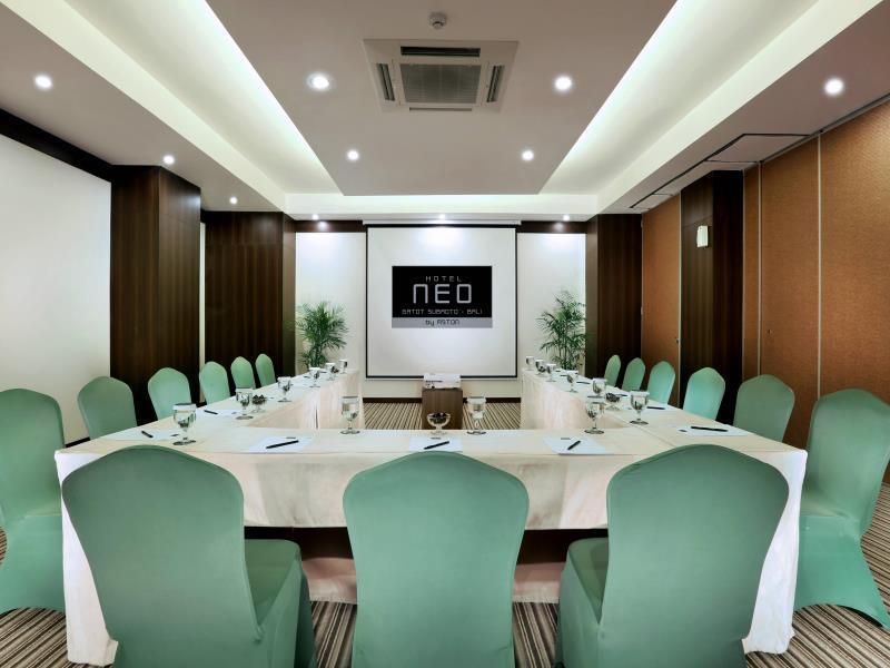 Neo Denpasar By Aston Hotell Exteriör bild