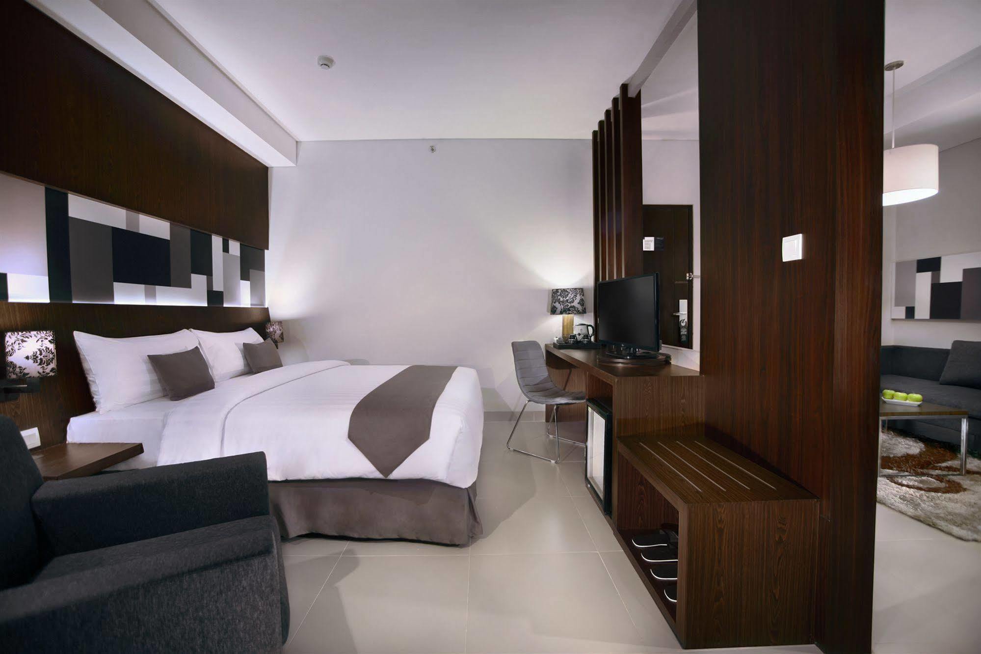 Neo Denpasar By Aston Hotell Exteriör bild
