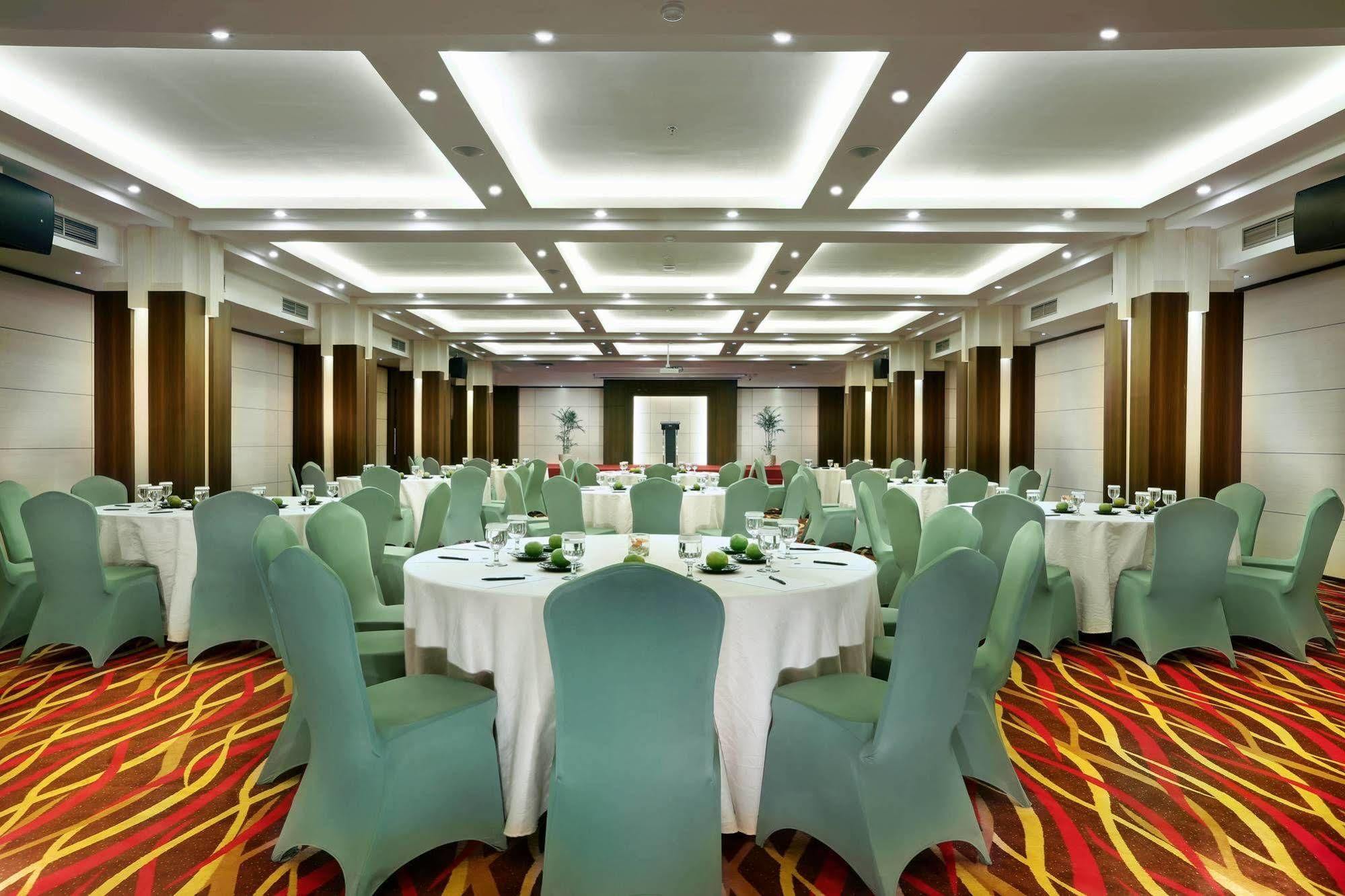 Neo Denpasar By Aston Hotell Exteriör bild